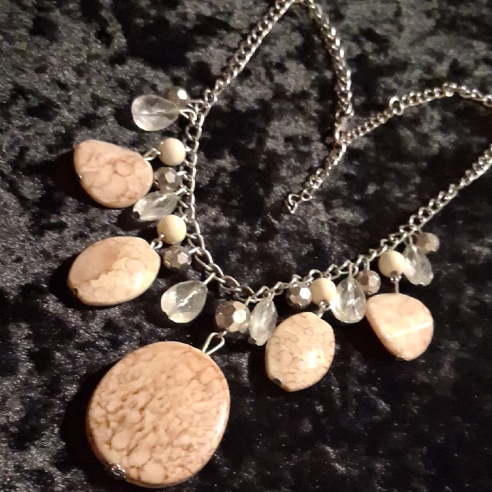 Elegant Beige and Silver Necklace